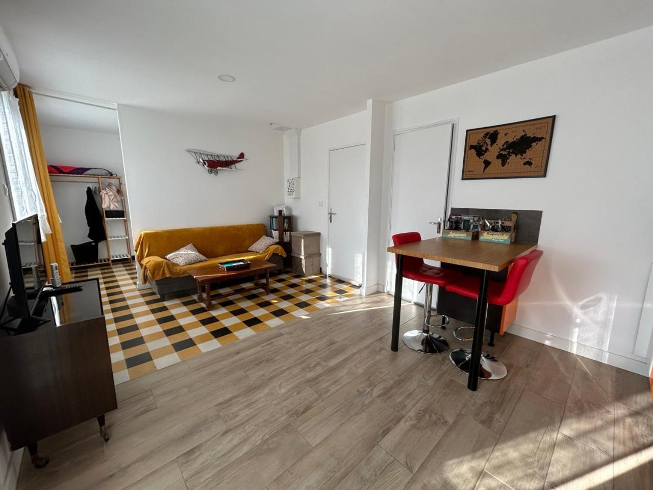 Appartement Les Voyages De Romane 나르본 외부 사진